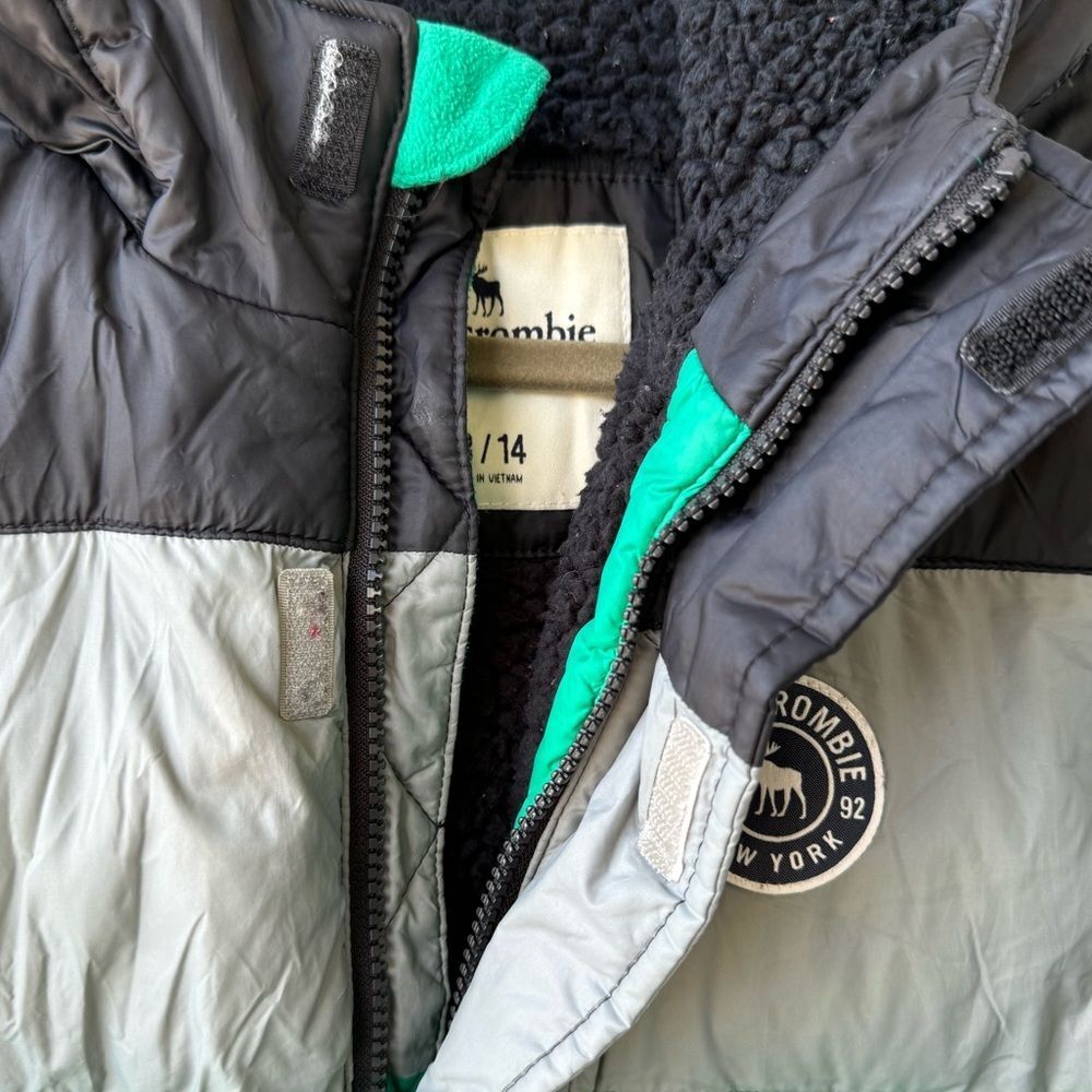 Abercrombie Kids Boys Hooded Puffer Coat Sherpa-Lined Color Block Jacket 13/14 - Picture 6 of 10